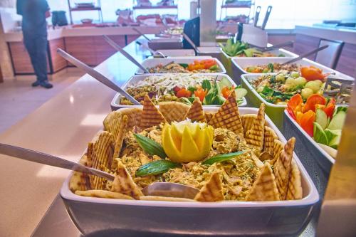 アパートホテルの敷地内または近くでの食事または食べ物