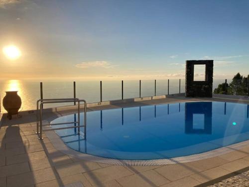 Charming Villa in Fajã da Ovelha with Private Pool