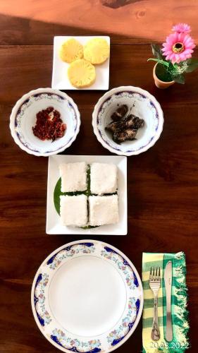 ゲストハウスの敷地内または近くでの食事または食べ物