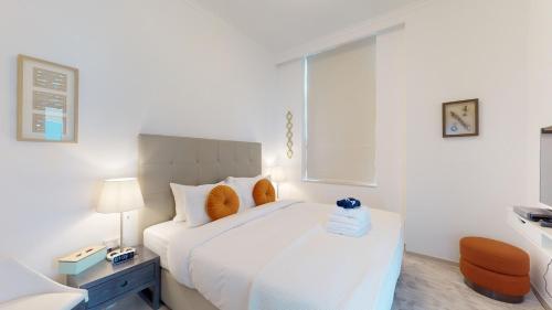 Postel nebo postele na pokoji v ubytování BR Luxe 1 BDR Apartment w/ Balcony & Sea Views