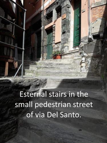 an external stairs in the small pedestrian street of viva del santa at Santa Marta Rooms - Vernazza in Vernazza