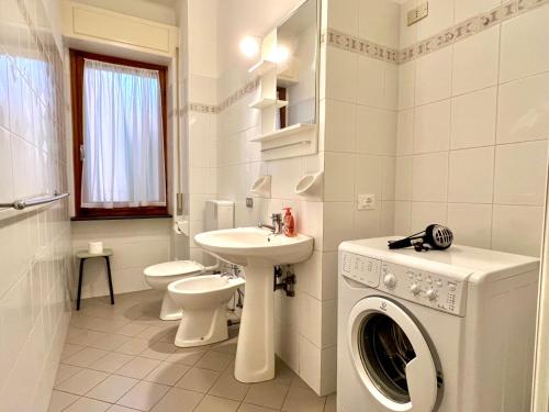 Et badeværelse på Monterosso apartment old city