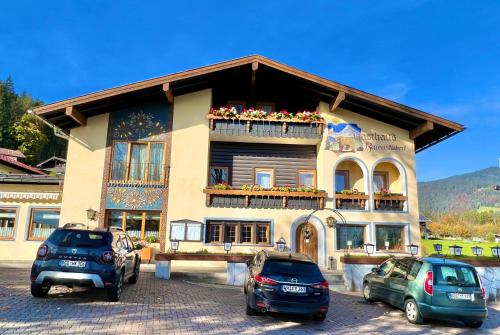 Nespecifikovaný výhled na hory nebo výhled na hory při pohledu z hotelu