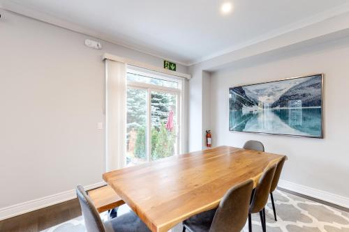 Condo 51 at Snowbridge – Photos 5