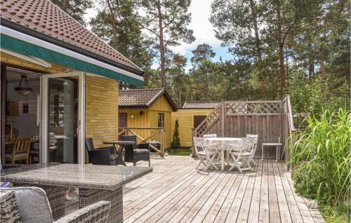 תמונה מהגלריה של Nice Home In Yngsj With Wifi And 3 Bedrooms בYngsjö