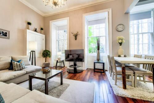 Foto Gorgeous apartment in the heart of New Town 1