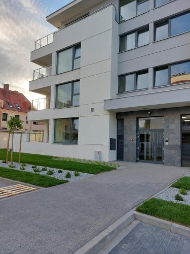 Budova, v ktorej sa apartmán nachádza