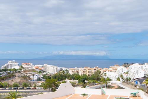 Sea View 2 Bedrooms Apartment in Costa Adeje with Aircon