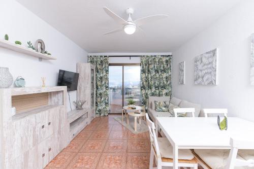 Sea View 2 Bedrooms Apartment in Costa Adeje with Aircon