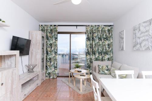 Sea View 2 Bedrooms Apartment in Costa Adeje with Aircon