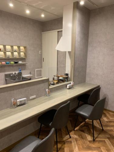 Una cocina o zona de cocina en Koyasan Guest House Tommy