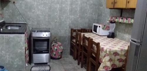 Cuina o zona de cuina de Casa Perequê açu