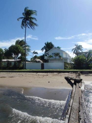 Executive Beachfront Spa Pool 3x Ensuite Residence – Photos 2