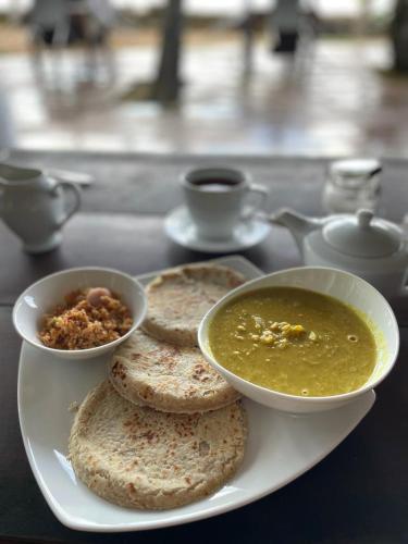 Comida en la casa de huéspedes o alrededores