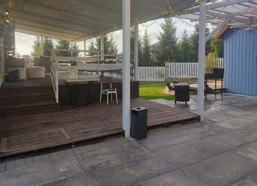 Gallery image of HYGGE HOME уютный коттедж с террасой и баней для проживания нескольких семей in Besqaynar