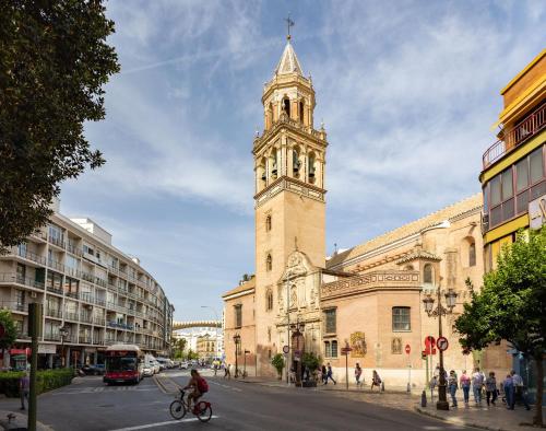 Descalzos city center by Valcambre