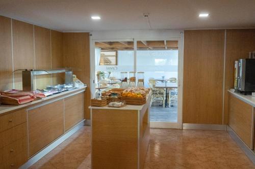 Køkken eller tekøkken på Coral beach house & food