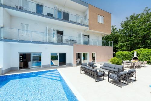 Luxury villa Vista with pool and sea view