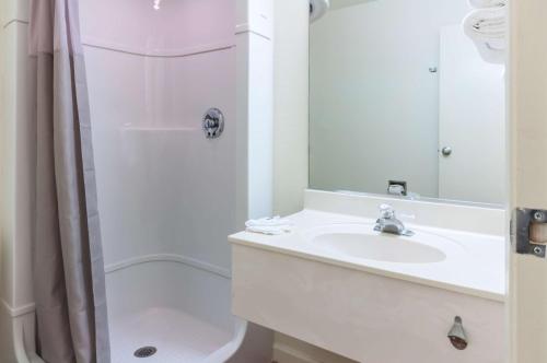 Ένα μπάνιο στο Motel 6-Green River, UT
