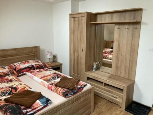 Llit o llits en una habitació de Dvojlôžková izba s vlastnou kúpelňou