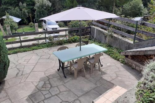 Ogród w obiekcie Maison du Guier 4 ou 6 personne au coeur du massif