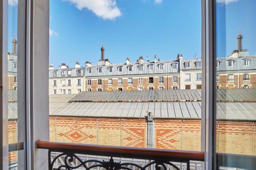 En balkon eller terrasse på Hôtel Le Relais Saint Charles