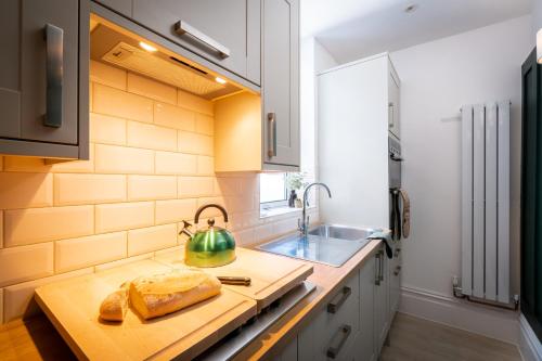 Una cocina o cocineta en Mulberry