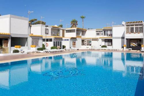 Aquamarine Marfil - Sun and pool