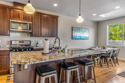 Cucina o angolo cottura di East Bremerton Beauty
