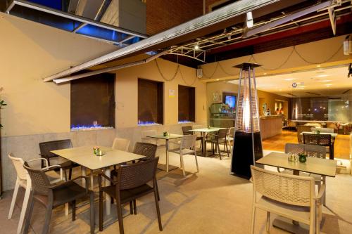 Restoran atau tempat lain untuk makan di Hotel Rosales Plaza