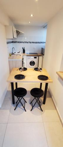 Dapur atau dapur kecil di Superbe f1 en bord du lac