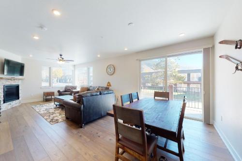 Sail Lofts 108 – Photos 4