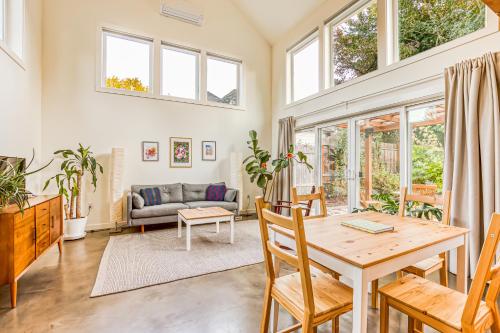 Alberta Abode – Photos 2