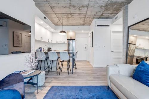 Initial / Fleuriste +Parking / Centre-ville Qc – Photos 3