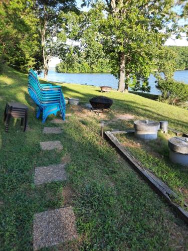 Knotty Pine Cottage – Photos 2