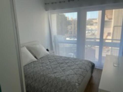 Zdjęcie z galerii obiektu Luxurious 2 rooms - Direct Town Hall - Old Port - w Marsylii