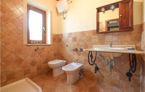 Koupelna v ubytování Beautiful Home In Reggio Calabria