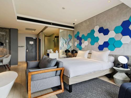 Ruang duduk di ibis Styles Batam Nagoya