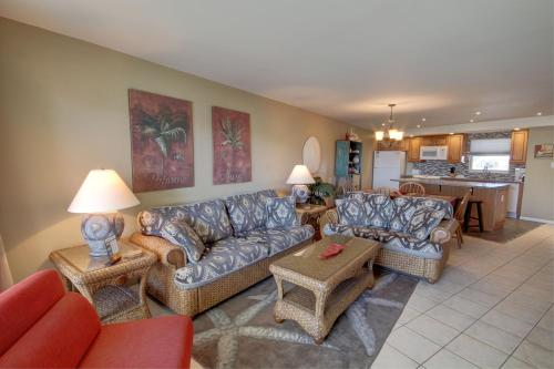 Ruang duduk di El Matador 165 - Beautiful unit with great view of the Gulf
