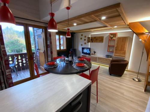 Bel duplex à Chamonix avec poêle à bois, WiFi, parking
