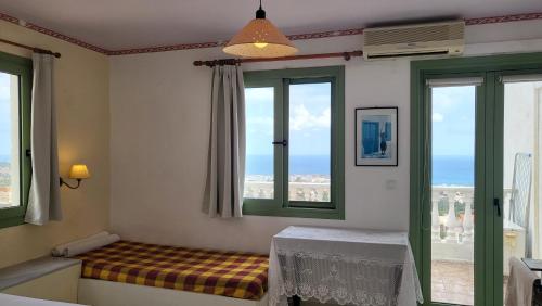 Studio Quiet And Peaceful And Very Relaxing with kitchen, shared pool and Ac