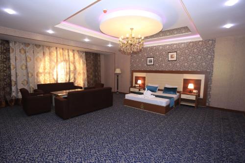 Mont Inn Hotel Baku tesisinde bir oturma alanı