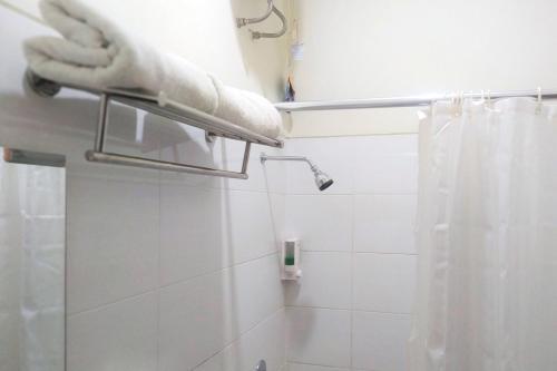 Ένα μπάνιο στο TwoSpaces Living at Residence 6