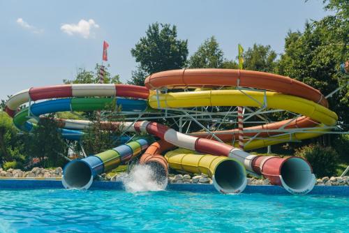 Bazén v ubytování RIN Airport Hotel nebo v jeho okolí