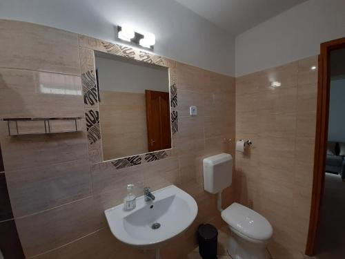 Kúpeľňa v ubytovaní Hódvár Apartman