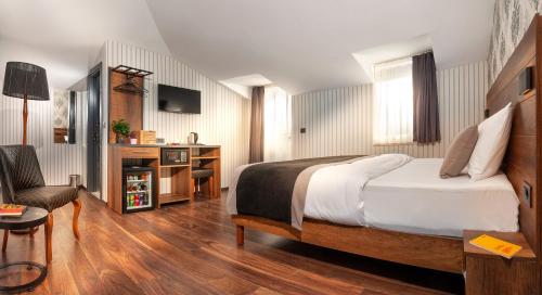 Triple Room with Terrace
