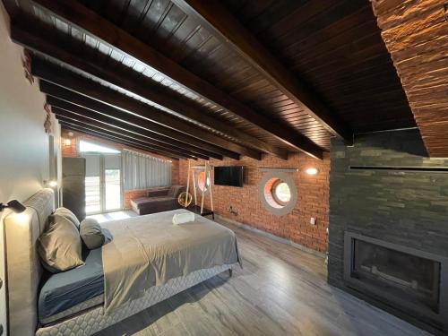 Кровать или кровати в номере Makri Sunrise Villa