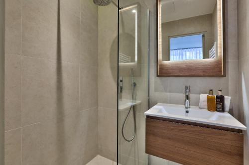 138 - Urban Beautiful Duplex in Saint Germain