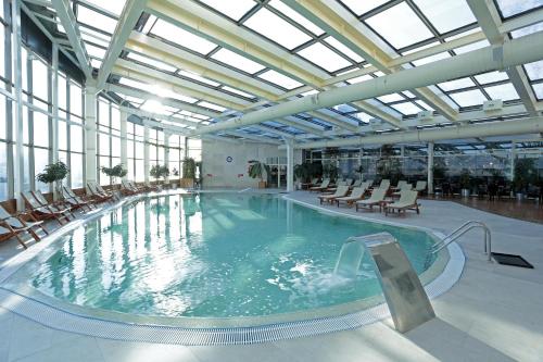 
The swimming pool at or near Eser Premium Hotel & Spa
