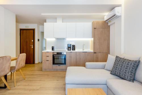 IO SUITES